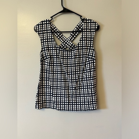Banana Republic Tops - Banana Republic cross back tank